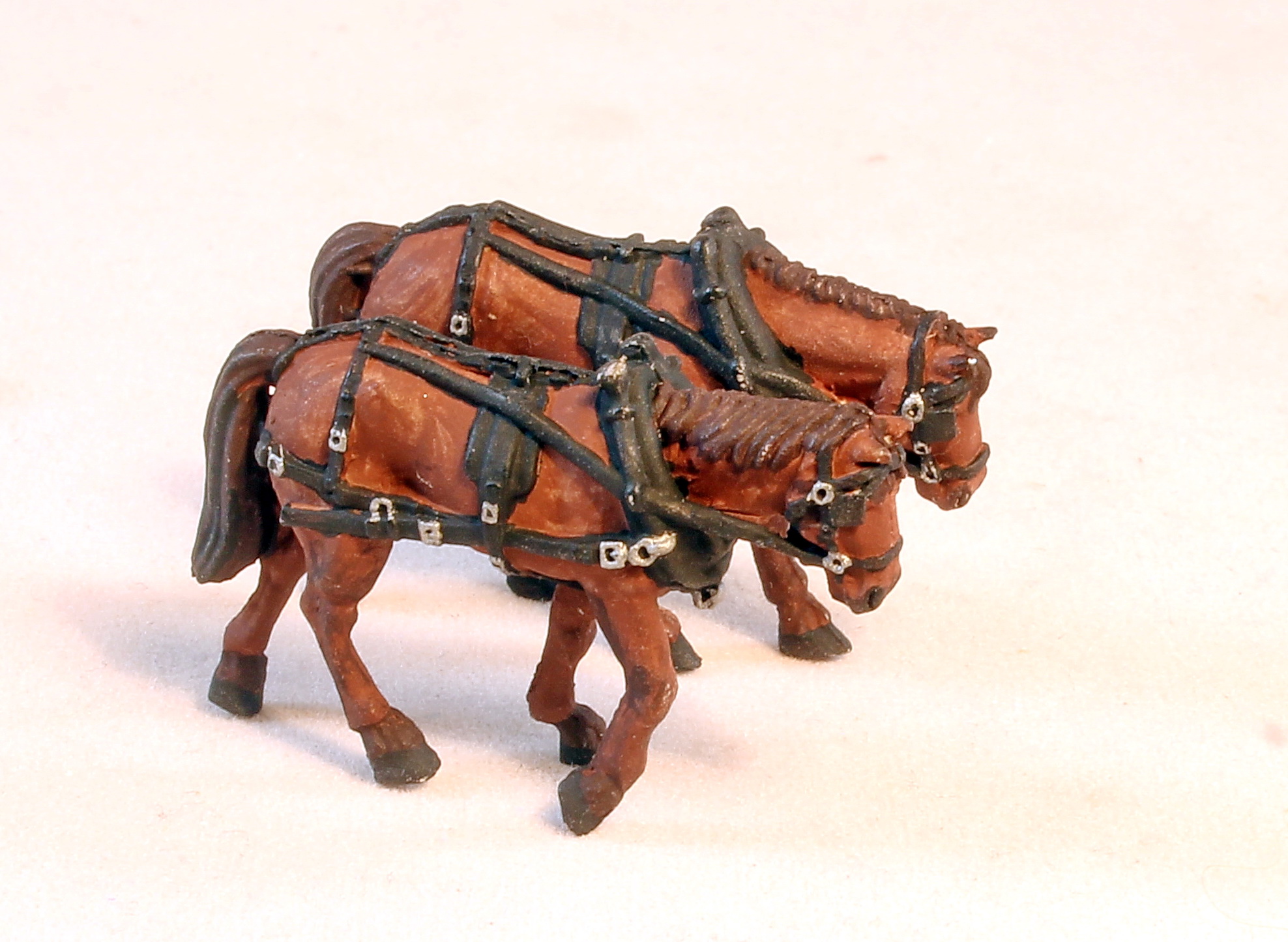 #2160 Walking Team - 2 Harnessed Horses - HO Scale