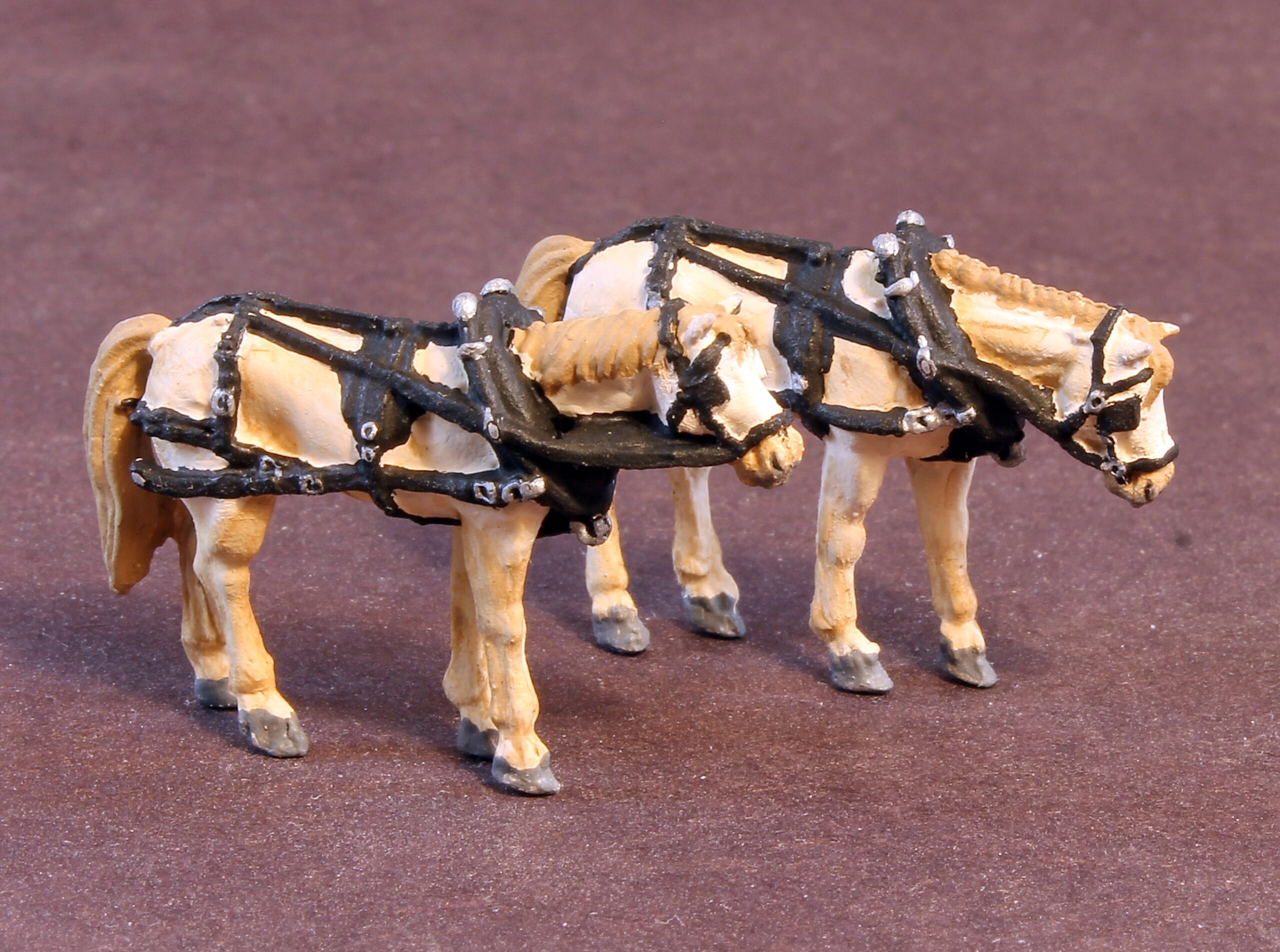 #2161 Standing Horses (2) - HO scale