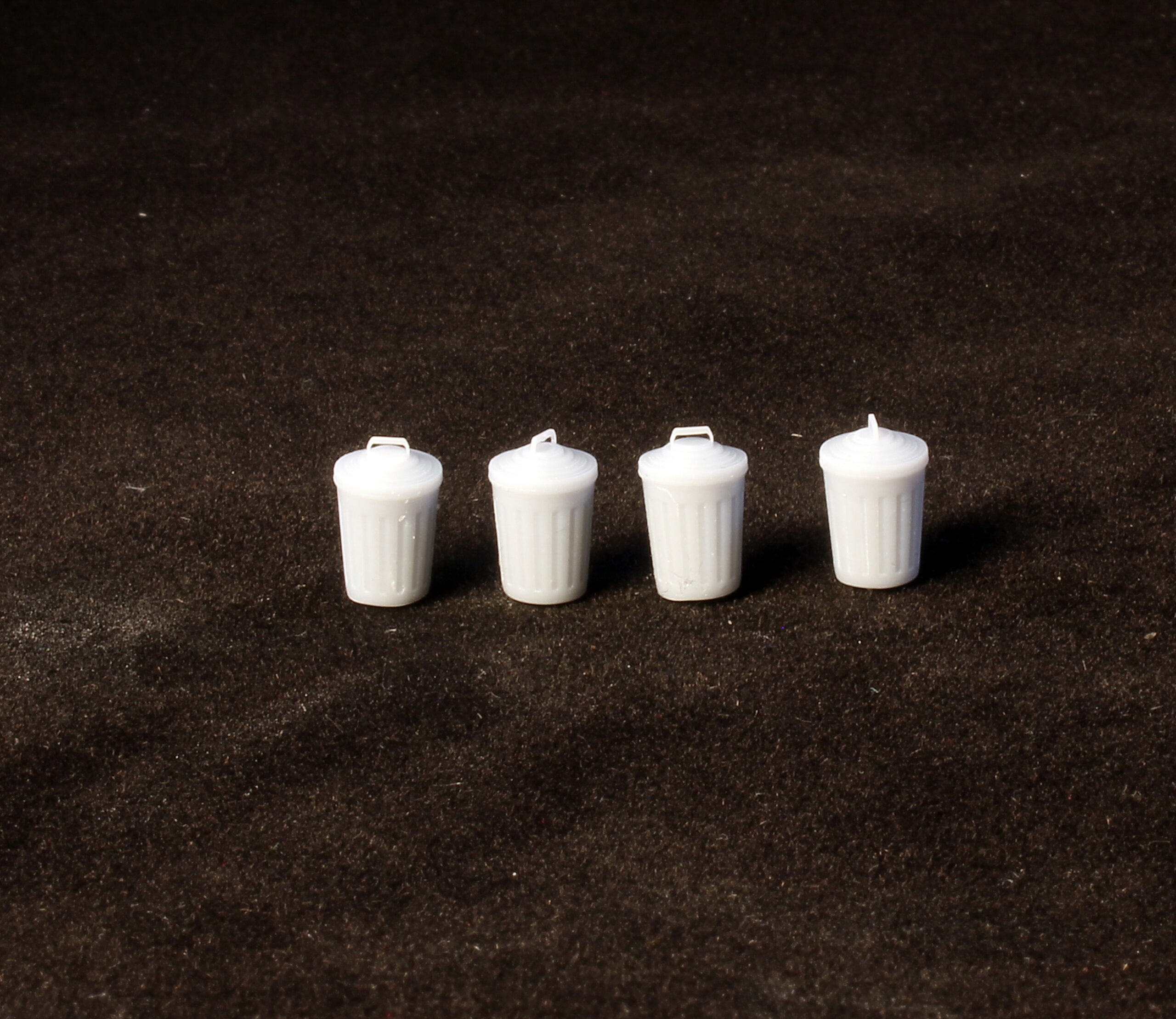 #2406 Trash Cans - 4, HO Scale