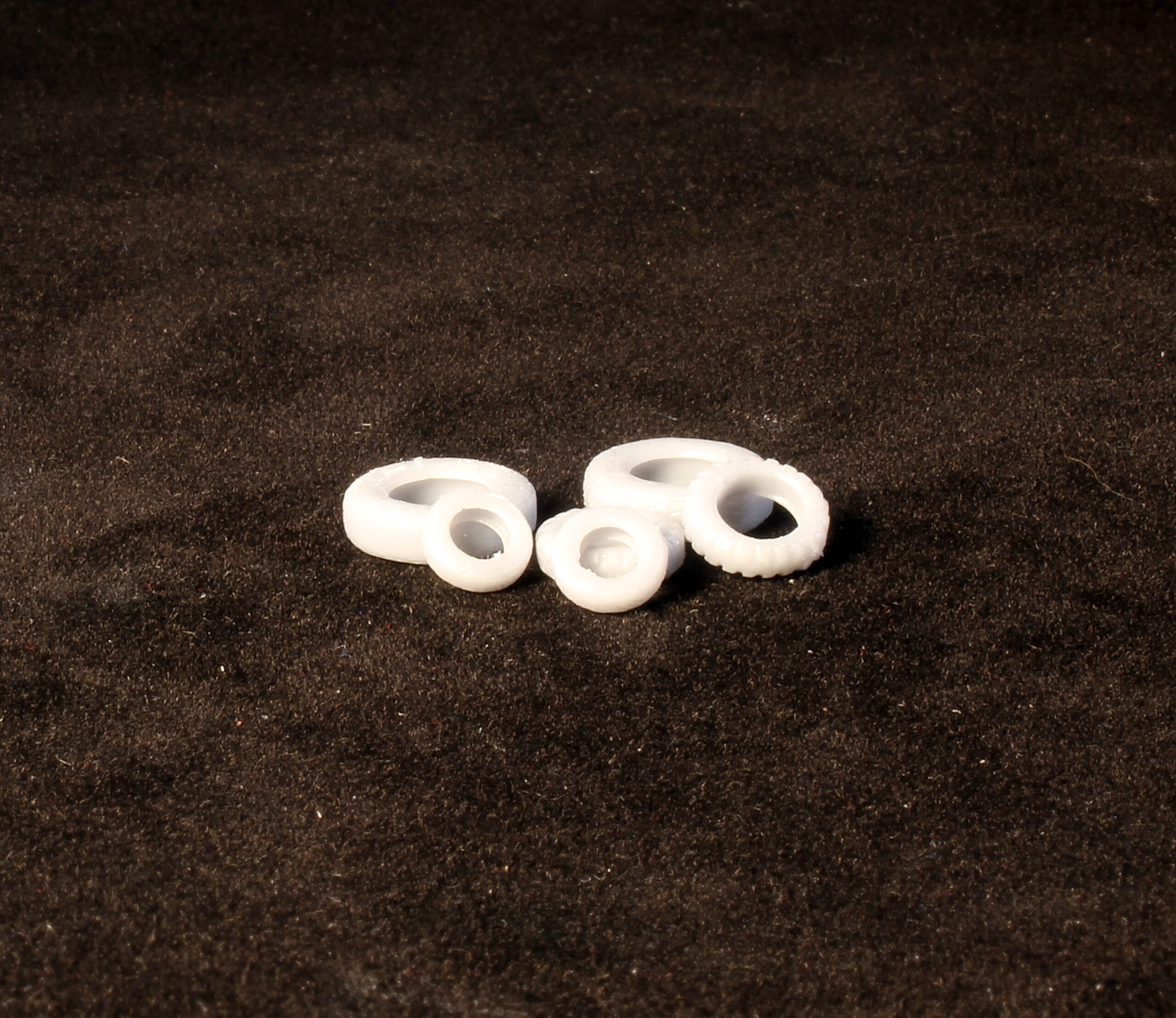 #2412 Tire Sets - 6, HO Scale