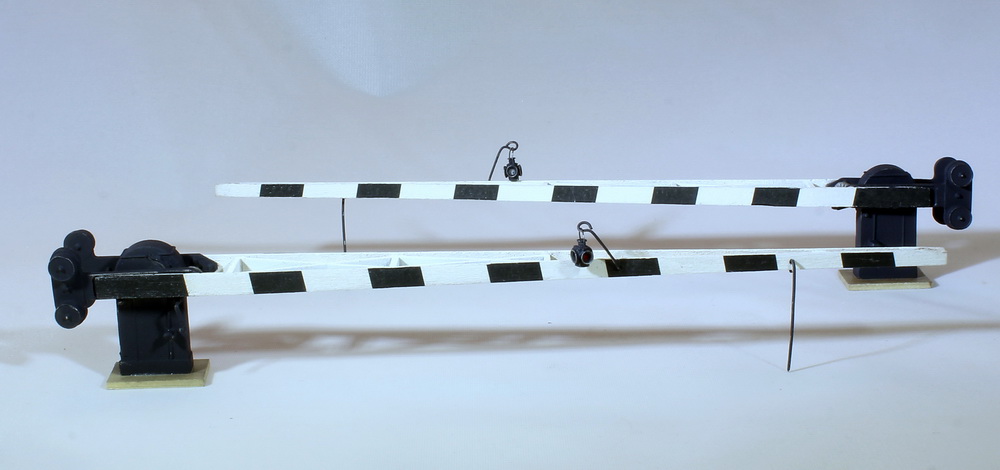 #467 - Crossing Gates, O scale