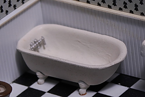 #521 - Cast Iron Bathtub w/legs - 1, O Scale