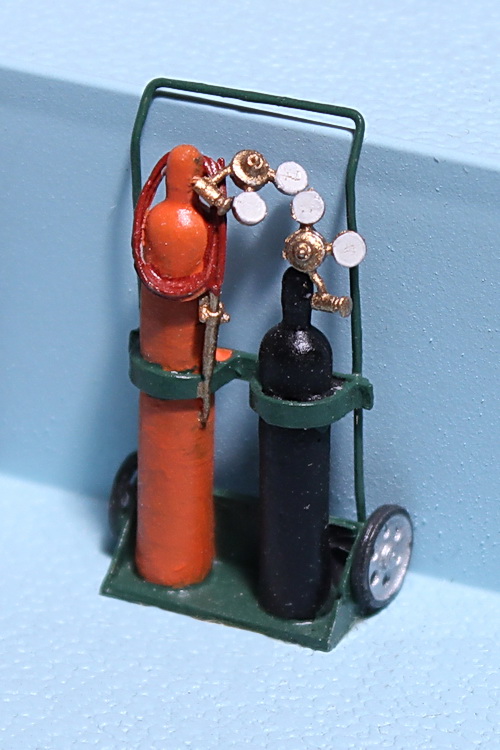 #535 - Oxygen/Acetylene Welding Outfit w/cart - 1, O or S Scale