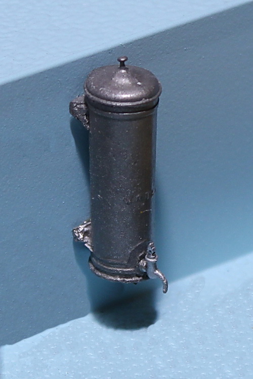 #542 - Water Coolers w/spouts - 2, O Scale