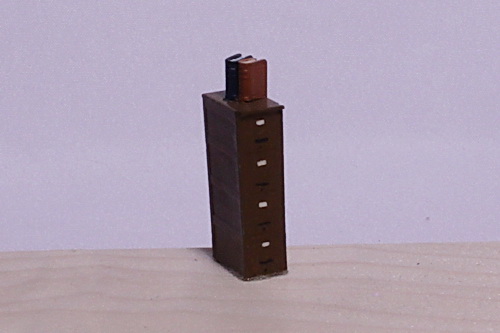 #547 - File Cabinet w/books - 1, O Scale