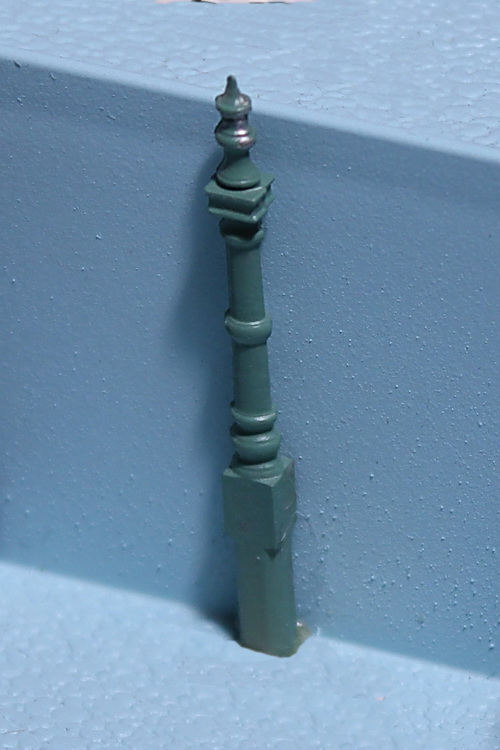 #571 - Ornate Cast Iron Fence Posts - 6, O Scale