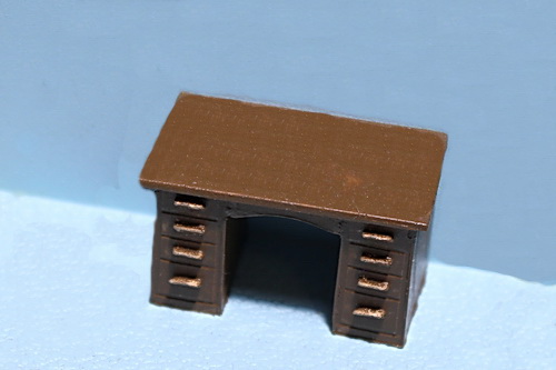 #573 - Flat Top Desk - 1, O Scale