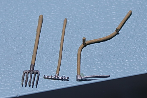 #580 - Tool Set (D) Rake, Pitch Fork & Long Sickle - 1 set, O Scale