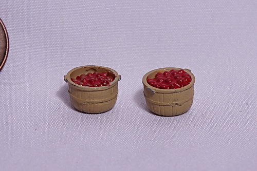 #616 - Bushel Baskets w/fruit - 4 per pkg., O or S Scale