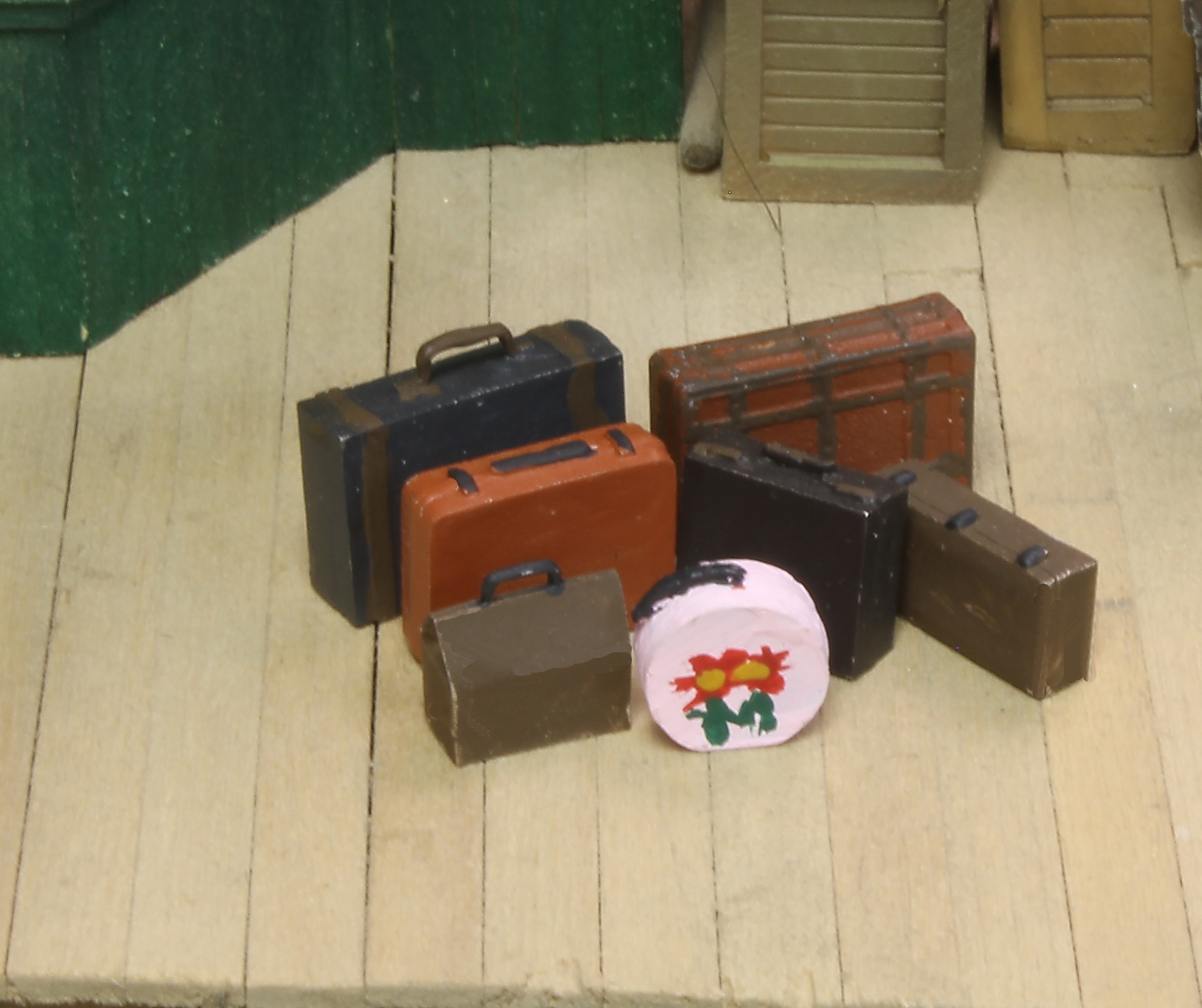 #652 Luggage - Assortment - 7 pieces, O or S scale