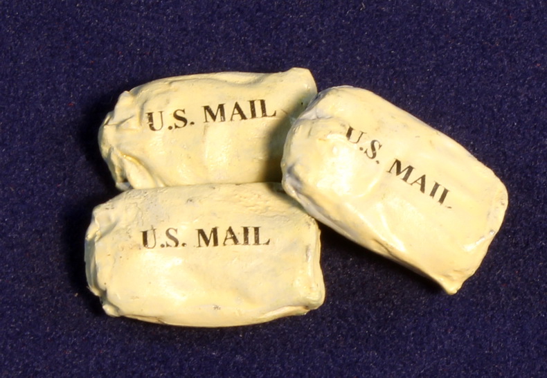 #682 Mail Bags - 3 pieces, O Scale