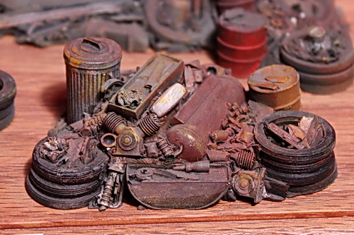 #735 - Small Auto Junk - 1, O Scale