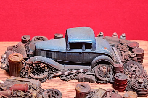 #737 - Large Auto Junk - 1, O Scale