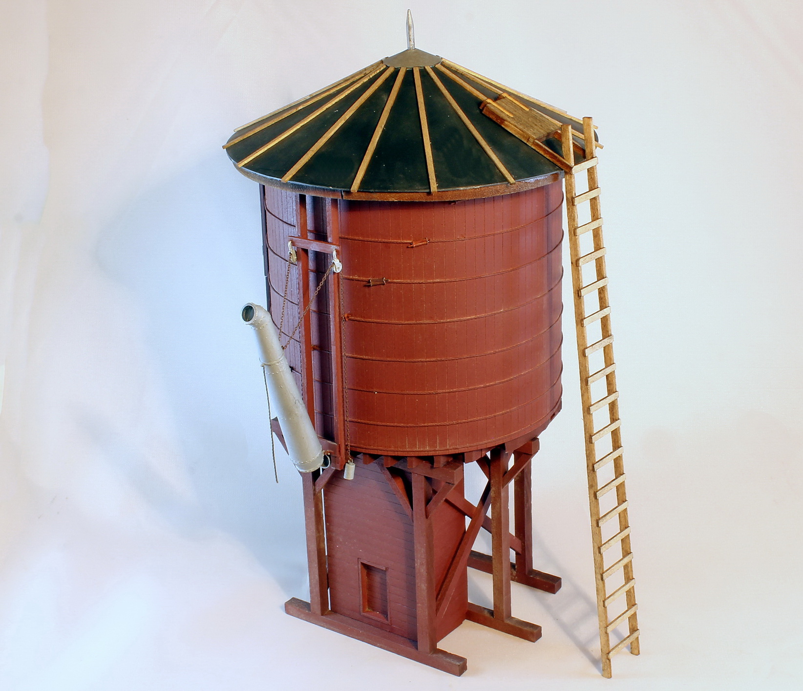 #866 Round Roof Water Tank - Narrow Gauge,  On3/On30