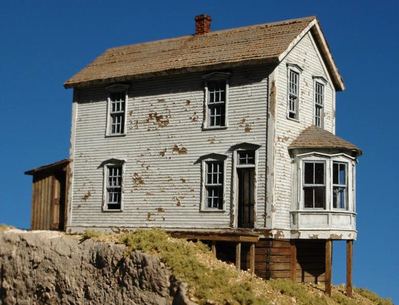 #874 Bay Window House - O Scale