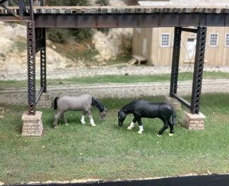 #294 Grazing Horse - O scale