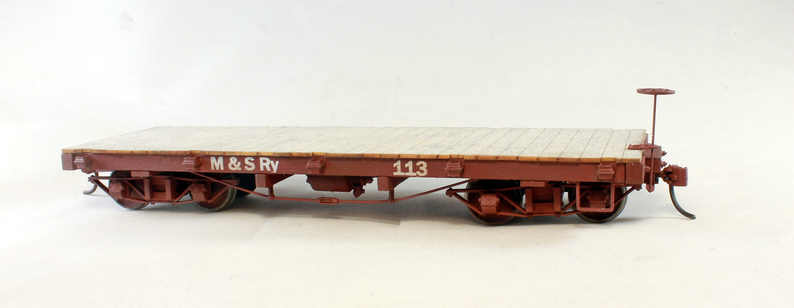 355 22′ On30/On3 Flat Car – Berkshire Valley Models
