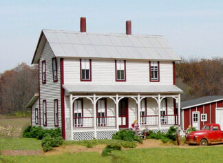 #2055 Two Story Farmhouse - HO scale